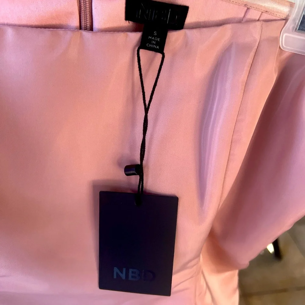NBD Revolve Blush Off Shoulder Dress NWT - Picture 2 of 5